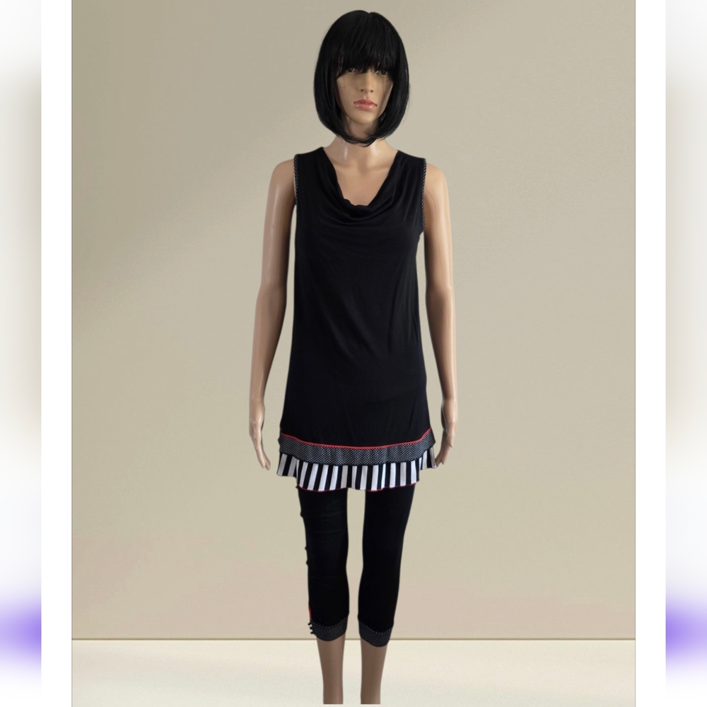 Dolcezza Black Set Sleeveless Tunic with Striped Hem & Quarter Pull On Pants,S